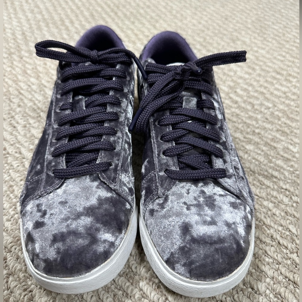 NIKE WOMEN’S BLAZER LOW LX